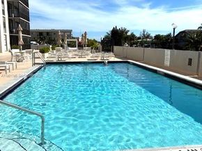 2500 NE 135th St B805, North Miami FL 33181