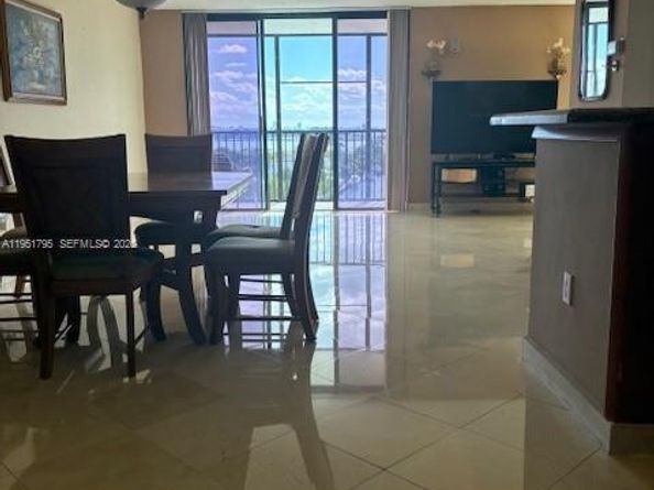 2500 NE 135th St B805, North Miami FL 33181