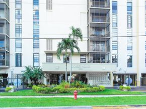 2500 NE 135th St B805, North Miami FL 33181