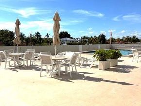 2500 NE 135th St B805, North Miami FL 33181