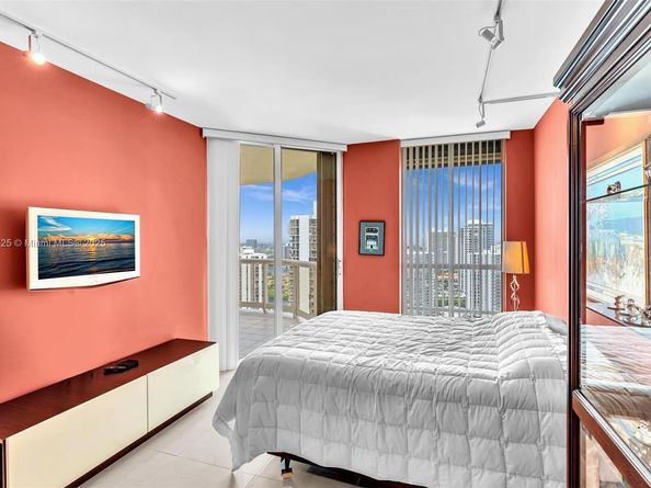 20191 E Country Club Dr 2602, Aventura FL 33180