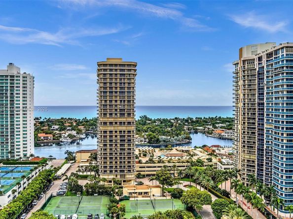 20191 E Country Club Dr 2602, Aventura FL 33180