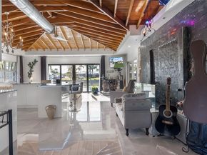 380 SE 1st Ter, Pompano Beach FL 33060