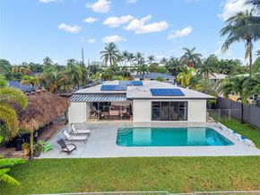 380 SE 1st Ter, Pompano Beach FL 33060