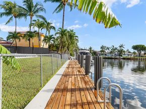 380 SE 1st Ter, Pompano Beach FL 33060
