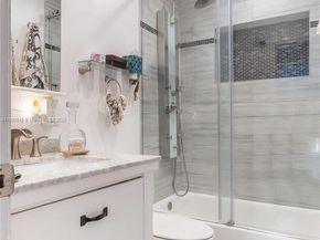 380 SE 1st Ter, Pompano Beach FL 33060