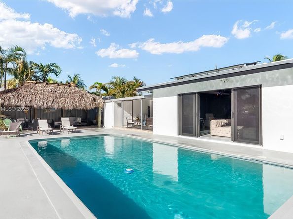 380 SE 1st Ter, Pompano Beach FL 33060