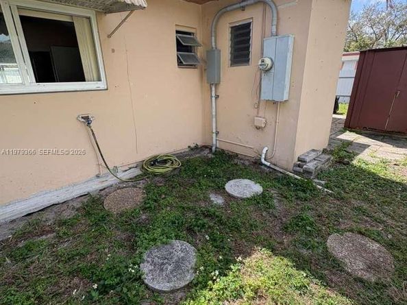 5631 Branch St, Hollywood FL 33021