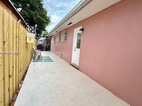 1801 NW 5th St, Miami FL 33125