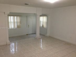 530 NW 53rd St, Miami FL 33127