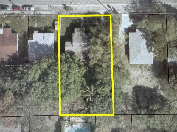 530 NW 53rd St, Miami FL 33127