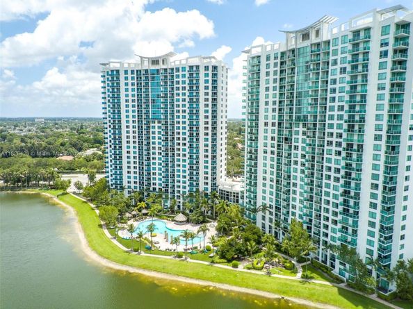 2641 N Flamingo Rd 1603N, Sunrise FL 33323
