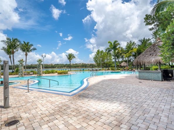 2641 N Flamingo Rd 1603N, Sunrise FL 33323