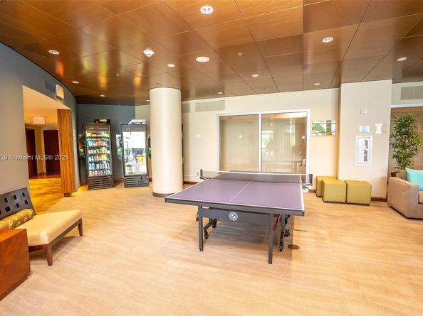 2641 N Flamingo Rd 1603N, Sunrise FL 33323