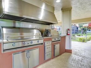 700 S Hollybrook Dr 207, Pembroke Pines FL 33025