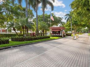 700 S Hollybrook Dr 207, Pembroke Pines FL 33025