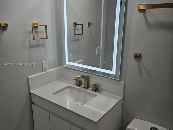 700 S Hollybrook Dr 207, Pembroke Pines FL 33025
