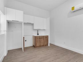 75 NW 160th St, Miami FL 33169