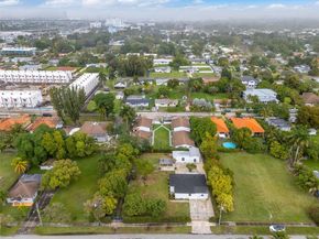 75 NW 160th St, Miami FL 33169