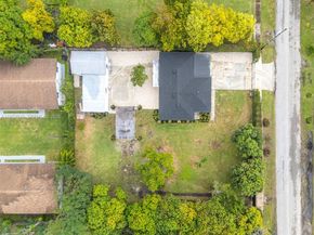 75 NW 160th St, Miami FL 33169