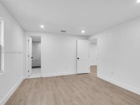 75 NW 160th St, Miami FL 33169