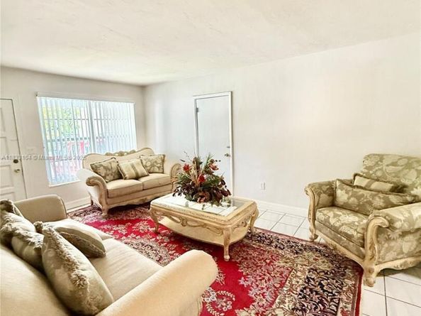 2145 SW 26th St, Miami FL 33133