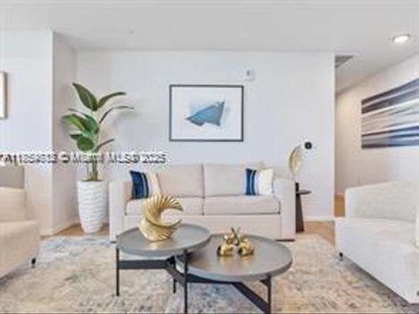398 NE 5th St 2809, Miami FL 33132
