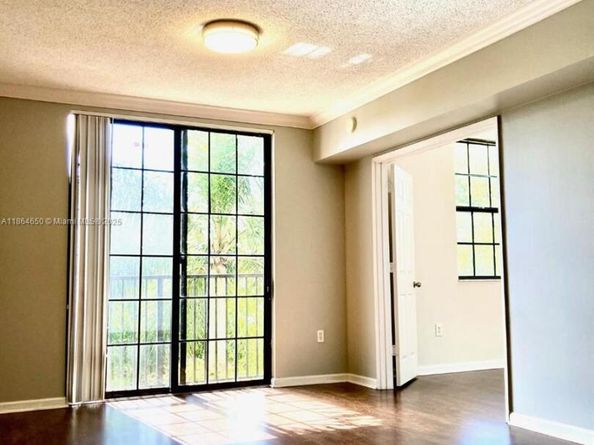 1919 Van Buren St 321A, Hollywood FL 33020
