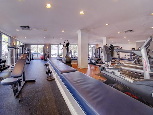 1919 Van Buren St 321A, Hollywood FL 33020