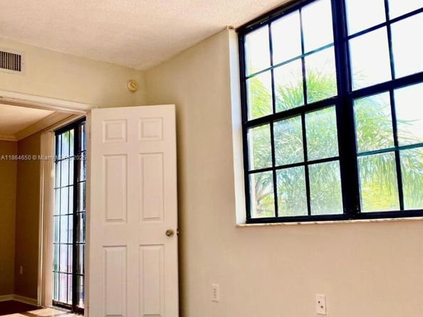 1919 Van Buren St 321A, Hollywood FL 33020