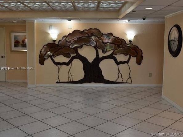 1300 Saint Charles Pl 302, Pembroke Pines FL 33026