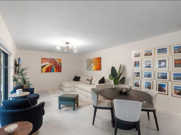 4084 Forest Hill Dr 4084, Cooper City FL 33026