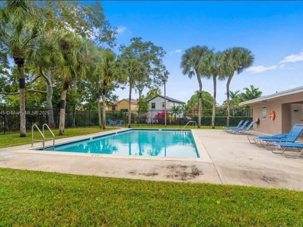 4084 Forest Hill Dr 4084, Cooper City FL 33026