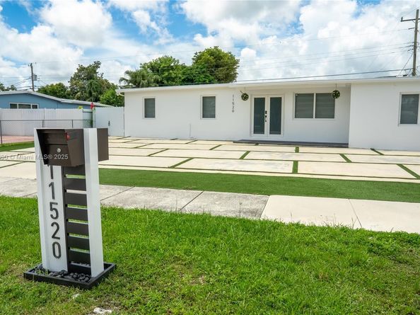 11520 SW 57th St, Miami FL 33173
