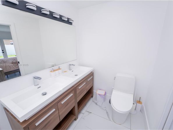 11520 SW 57th St, Miami FL 33173