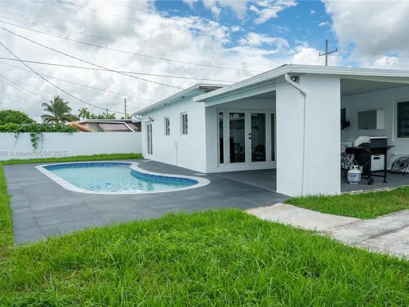 11520 SW 57th St, Miami FL 33173