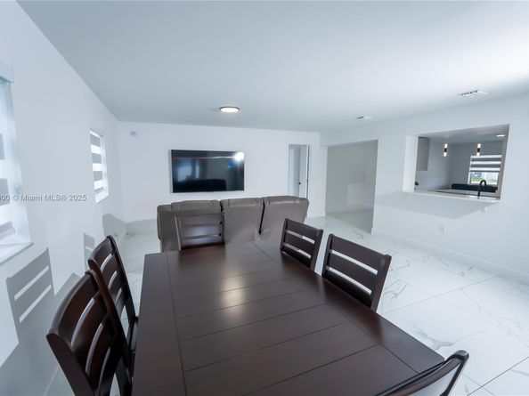 11520 SW 57th St, Miami FL 33173