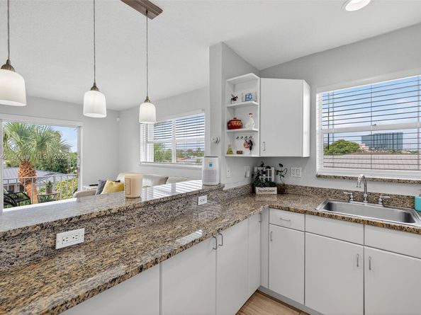 2715 NE 49th St 309, Fort Lauderdale FL 33308