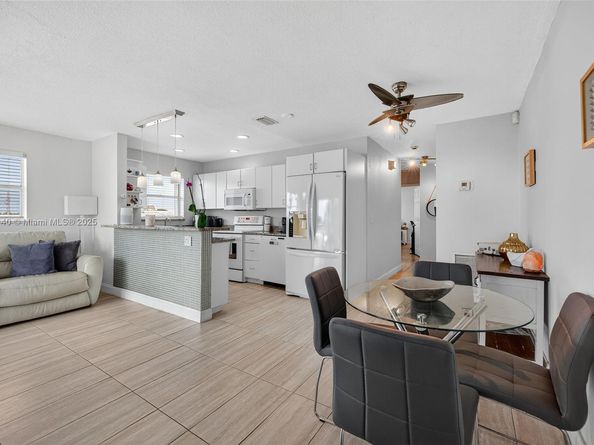 2715 NE 49th St 309, Fort Lauderdale FL 33308
