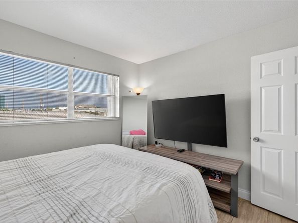 2715 NE 49th St 309, Fort Lauderdale FL 33308