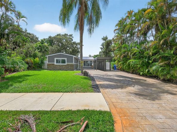 6640 Douglas, Hollywood FL 33024