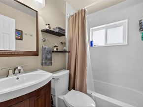 6640 Douglas, Hollywood FL 33024