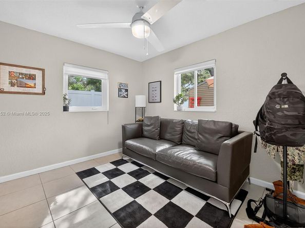 6640 Douglas, Hollywood FL 33024