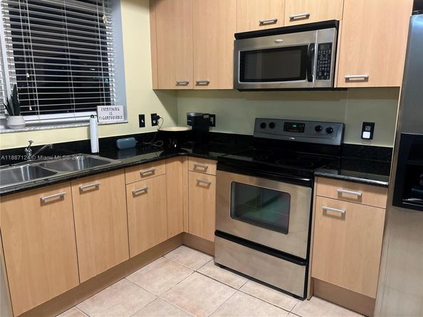 1350 NW 8th Ct D4, Miami FL 33136