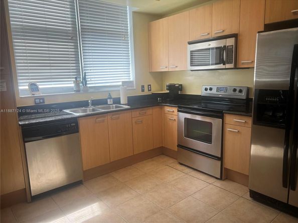 1350 NW 8th Ct D4, Miami FL 33136
