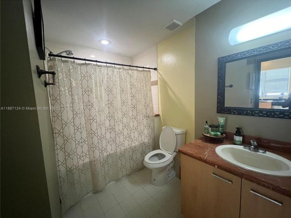 1350 NW 8th Ct D4, Miami FL 33136