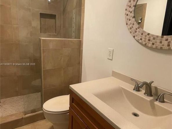 421 NE 1st St 119, Hallandale Beach FL 33009