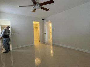 421 NE 1st St 119, Hallandale Beach FL 33009