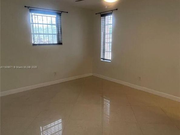421 NE 1st St 119, Hallandale Beach FL 33009