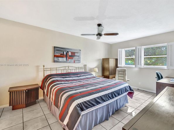 1035 Country Club Dr 206, Margate FL 33063